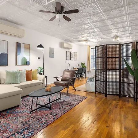 Vibrant Nyc Loft - Open Space For 6 Guests